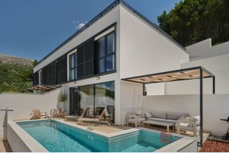 001 2056 18 Split area luxury apartment with pool for sale