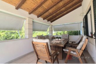 020 2047 138 Solta Detached house with garden and a sea view for sale