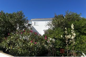 013 2052 128 Peljesac House in the first row to the sea for sale