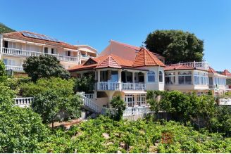 015 2052 129 Peljesac four star boutique hotel for sale