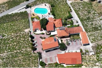 015 2052 129 Peljesac four star boutique hotel for sale