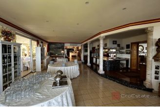 015 2052 129 Peljesac four star boutique hotel for sale