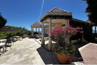 015 2052 129 Peljesac four star boutique hotel for sale