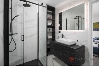 019 1021 62 Porec villa with pool and tennis court for sale