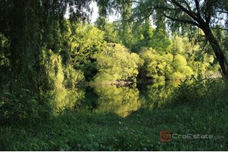 009 5526 30 Omis Building land on the riverbank for sale