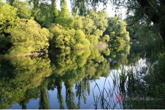 009 5526 30 Omis Building land on the riverbank for sale