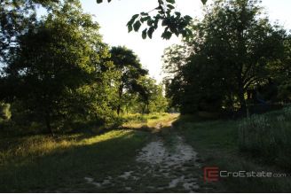 009 5526 30 Omis Building land on the riverbank for sale