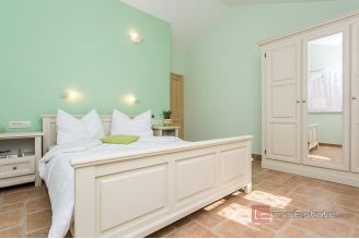 010 1021 63 Krk villa with pool and garden for sale