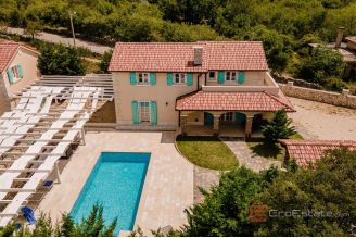 010 1021 63 Krk villa with pool and garden for sale