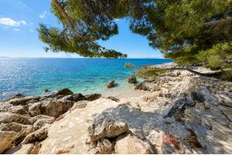 013 2051 72 island hvar modern apartment with balcony and parking for sale