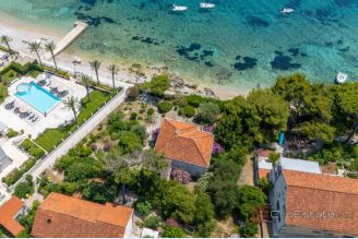 001 2011 106 peljesac house in the first row to the sea for sale