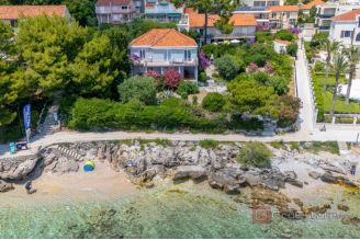 026 2011 106 peljesac house in the first row to the sea for sale