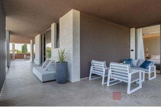 020 1021 64 Pula villa with pool and sea view for sale