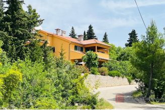 017 5529 30 Zadar area apartment house with sea view for sale