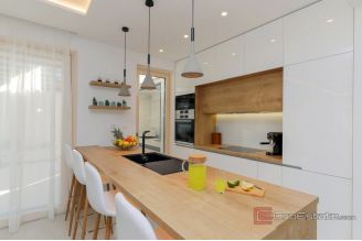 020 2041 131 island brac modern villa with pool for sale