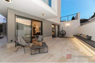 020 2041 131 island brac modern villa with pool for sale