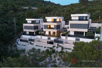 019 2052 132 Ploce Villa by the sea for sale