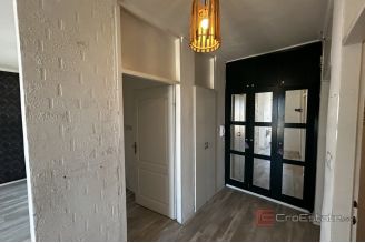 010 2052 133 Split Kman three bedroom apartment with sea view for sale