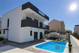 014 2031 267 vodice villa with swimming pool for sale