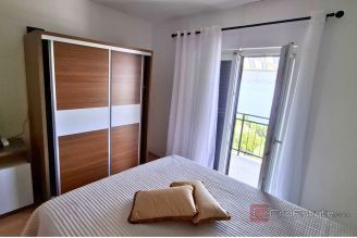 010 2121 02 makarska two bedroom apartment with sea view for sale