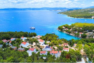 001 2121 03 island brac semi detached house near the sea for sale
