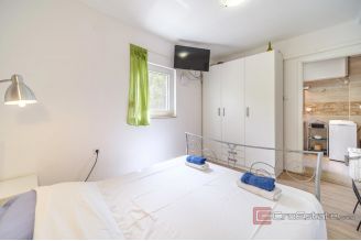 009 2121 03 island brac semi detached house near the sea for sale