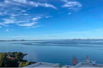 014 5539 30 Murter Two apartments with a sea view and a pool for sale