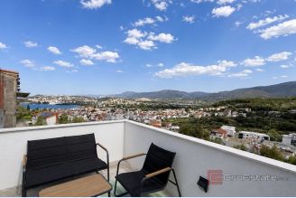 001 2056 24 Split area Detached house with sea view for sale