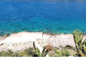 022 2022 46 rogoznica seafront house for sale