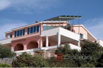 022 2022 46 rogoznica seafront house for sale