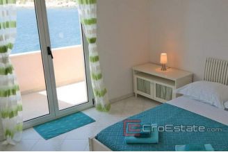 022 2022 46 rogoznica seafront house for sale