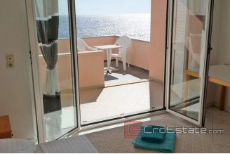 022 2022 46 rogoznica seafront house for sale