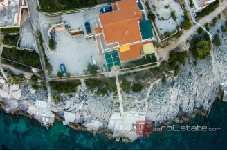 022 2022 46 rogoznica seafront house for sale